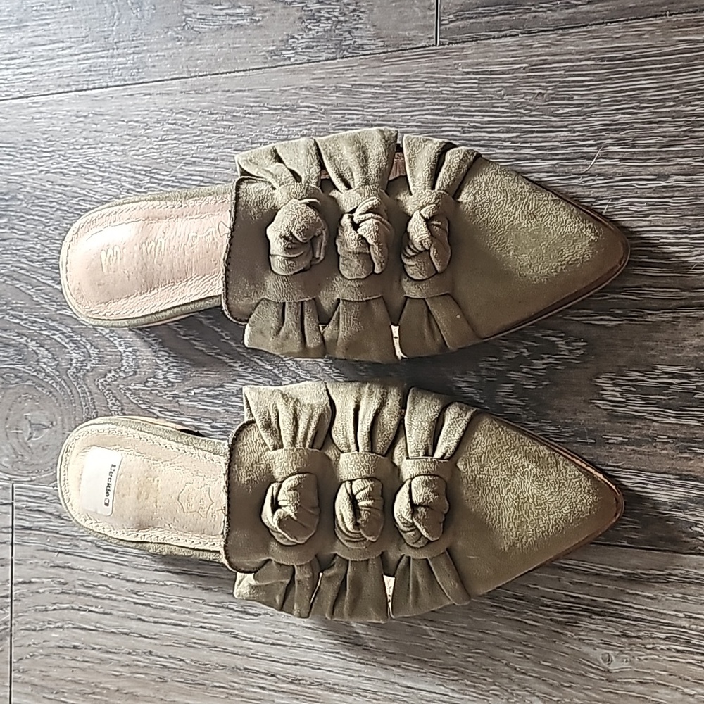 Mi.iM Olive Green Suede Pointed Toe Knot Slide Flats